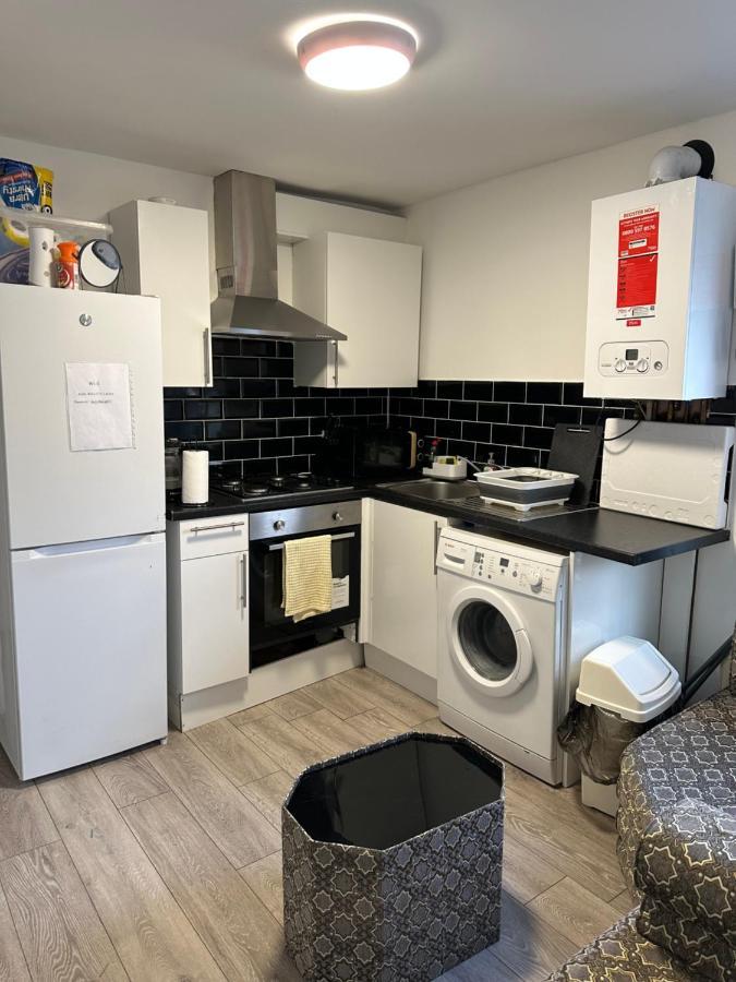 Beautiful Hoe Street First Floor One Bedroom Apartment B Walthamstow ลอนดอน ภายนอก รูปภาพ