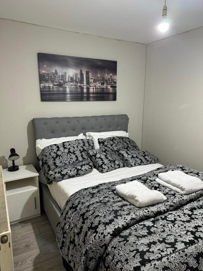 Beautiful Hoe Street First Floor One Bedroom Apartment B Walthamstow ลอนดอน ภายนอก รูปภาพ