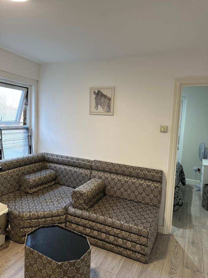 Beautiful Hoe Street First Floor One Bedroom Apartment B Walthamstow ลอนดอน ภายนอก รูปภาพ
